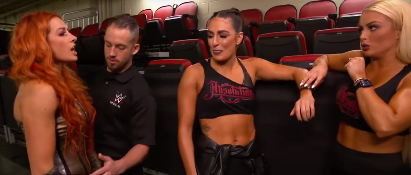 Becky Lynch Almost Kills Sonya Deville & Mandy Rose Backstage At SmackDown Live