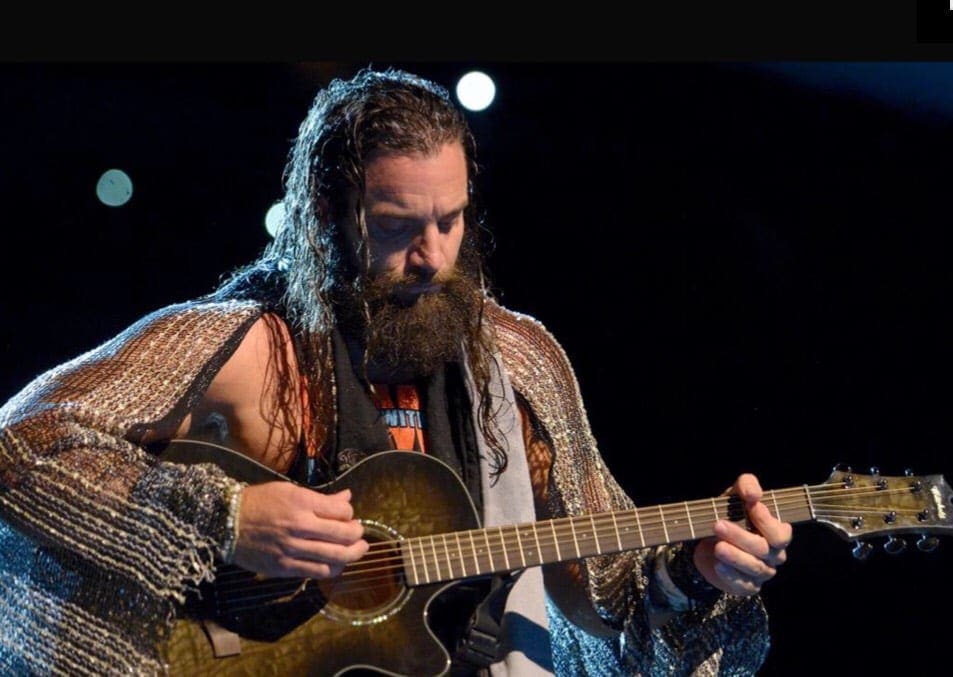 Elias Climbs The Music Charts During RAW