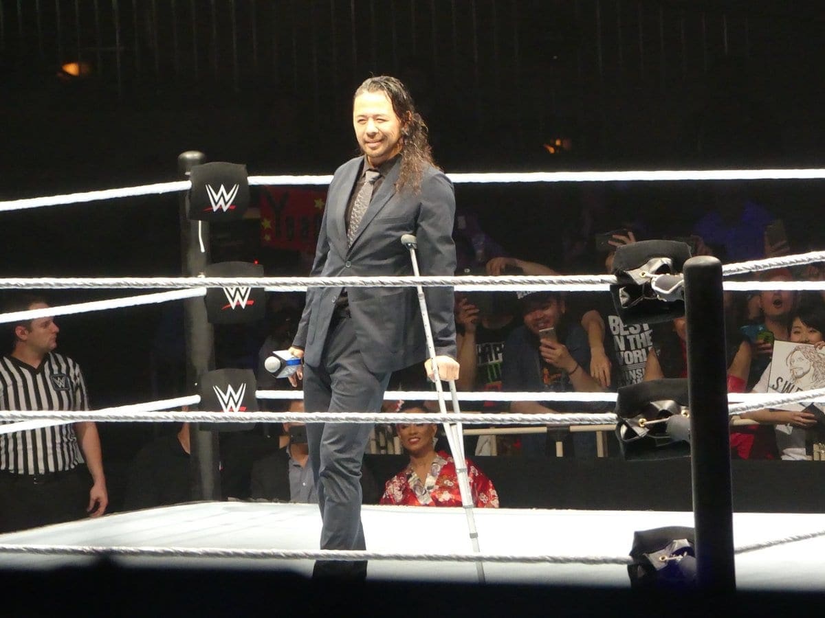 Shinsuke Nakamura Appears At Japanese House Show On A Crutch