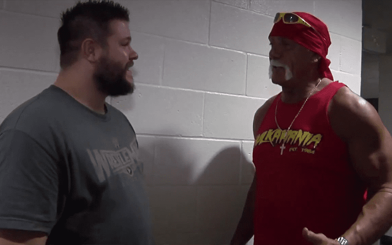 Hulk Hogan Gets Emotional With Superstars Backstage At Extreme Rules