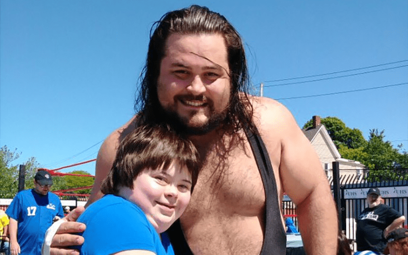 Former NXT Superstar Helps Support Fan With Going To WrestleMania