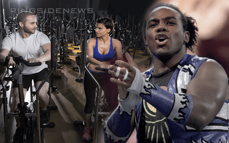 Xavier Woods Live-Tweets a Couple Arguing at the Gym