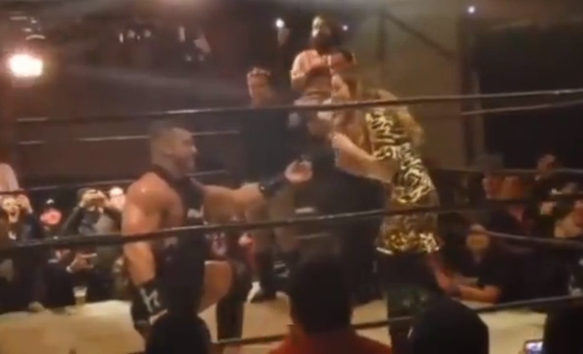 Impact Wrestling Star Proposes To Lucha Underground Personality At Pro Wrestling Show