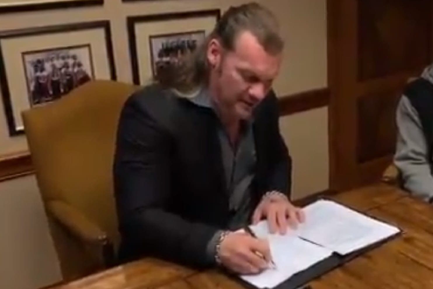 Watch Chris Jericho Sign His All Elite Wrestling Contract