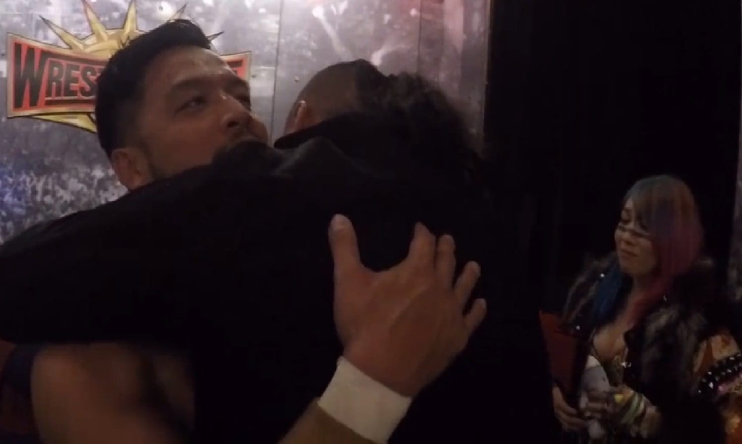 Footage Of Hideo Itami Hugging Shinsuke Nakamura & Asuka Goodbye After Final WWE Match