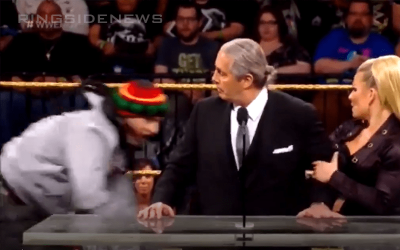 Bret Hart Attacked By Fan During WWE Hall Of Fame