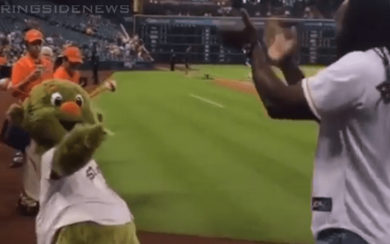 Houston Astros Mascot Does Spinaroonie For Booker T After Throwing Out First Pitch