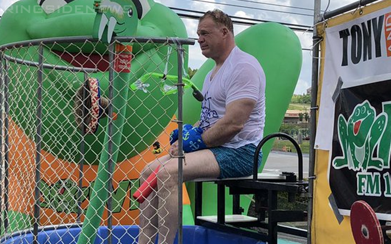 Kane Takes Part In Dunking Booth Event ‘Sinko de Mayor’