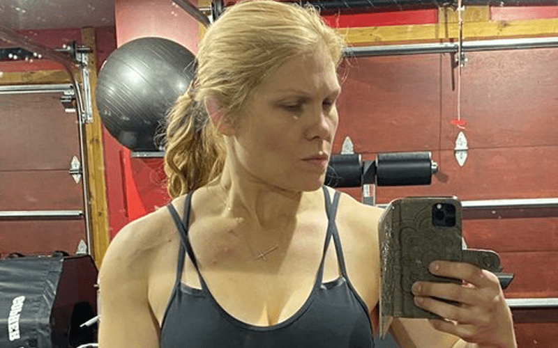 Beth Phoenix Posts Angry Gym Selfie In Sports Bra