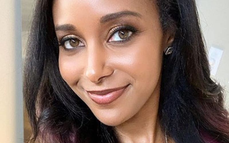 Brandi Rhodes Uses Thirst Trap Photo To Ask Fans What They Thought Of AEW Dynamite