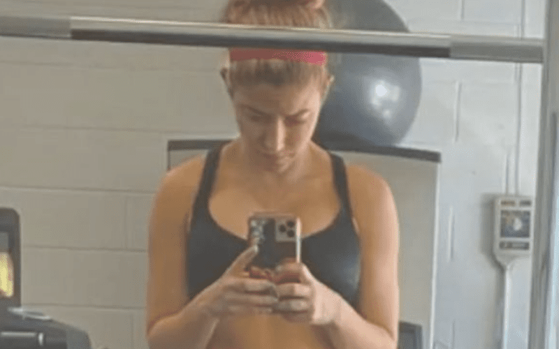 Alexa Bliss Shows Off Rocking Bod In New Isolation Selfie
