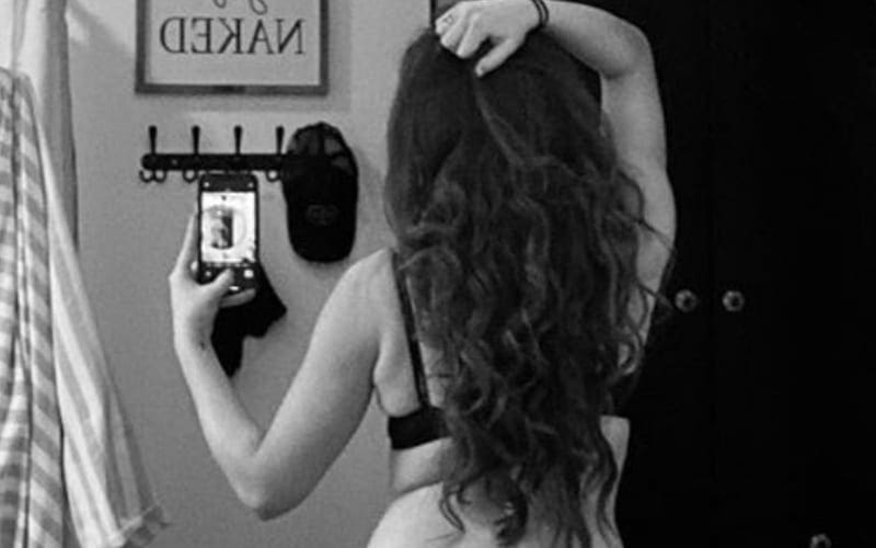Maria Kanellis Goes ‘Back To Work’ Posting Seductive Selfies After WWE Release
