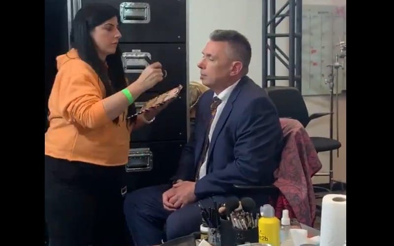 Bayley Trolls Michael Cole In The Makeup Chair Before WWE SmackDown
