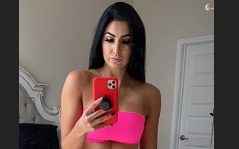 Billie Kay Says She Is ‘Sweet Like Candy’ In New Thirst Trap Photos