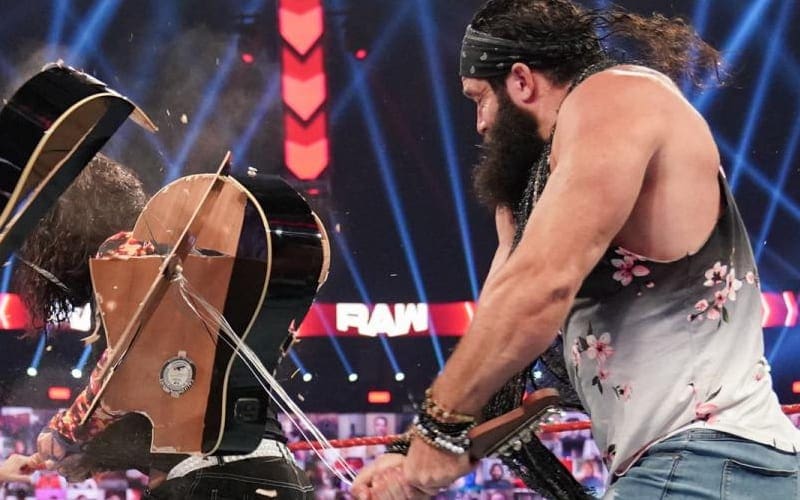 Elias Reacts To Surprising WWE Return During RAW