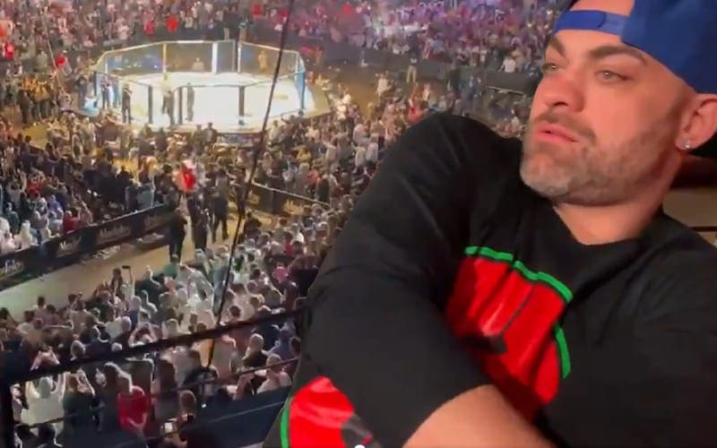 Jim Ross Shows Off View For UFC 261 With Eddie Kingston & Jungle Boy