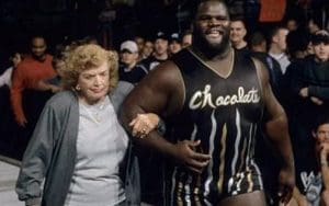 Mark Henry Still Doesn’t Understand Infamous ‘Giving Birth To A Hand’ Angle Mark Henry Still Doesn't Understand Infamous 'Giving Birth To A Hand' Angle