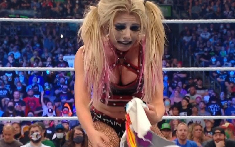 WWE Murders Lilly & Buries Alexa Bliss In Her Home City