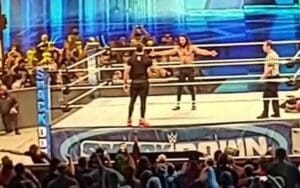 Roman Reigns & Seth Rollins Have Fun With Fans After SmackDown Goes Off The Air Roman Reigns & Seth Rollins Have Fun With Fans After SmackDown Goes Off The Air