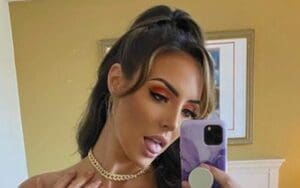 Cassie Lee Cracks Clever Pickle Joke While Showing Off Skin-Tight Green Dress