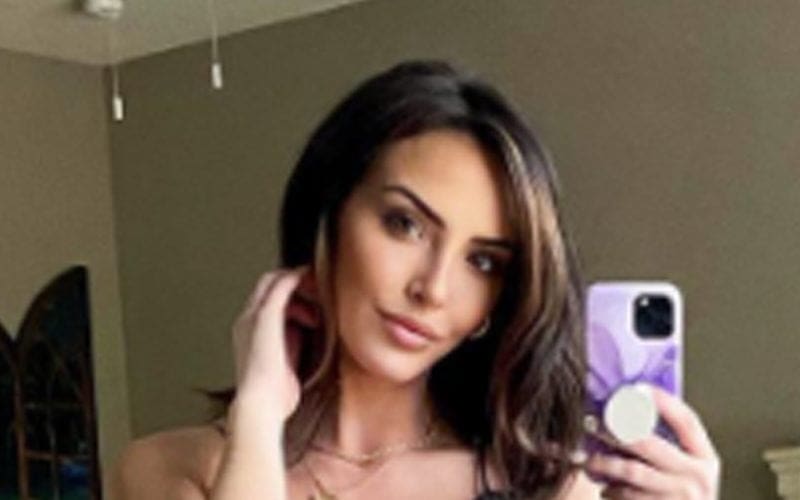 Cassie Lee Admits To Copying Chelsea Green With Stunning Selfie Photo Drop
