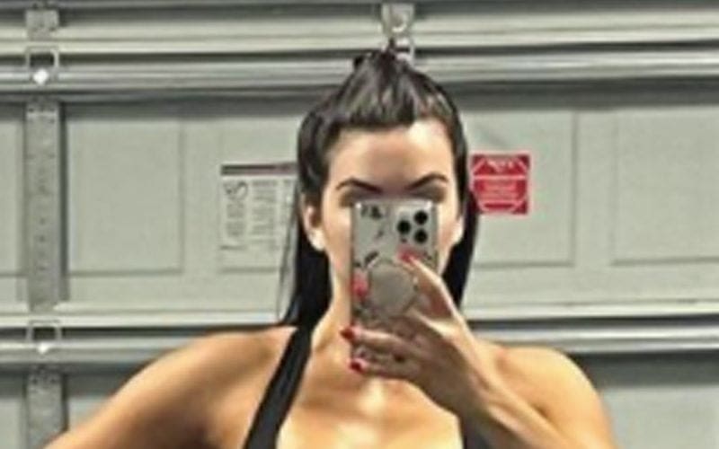 Jessica McKay Shows Off Her Gains In Stunning Gym Photo Drop
