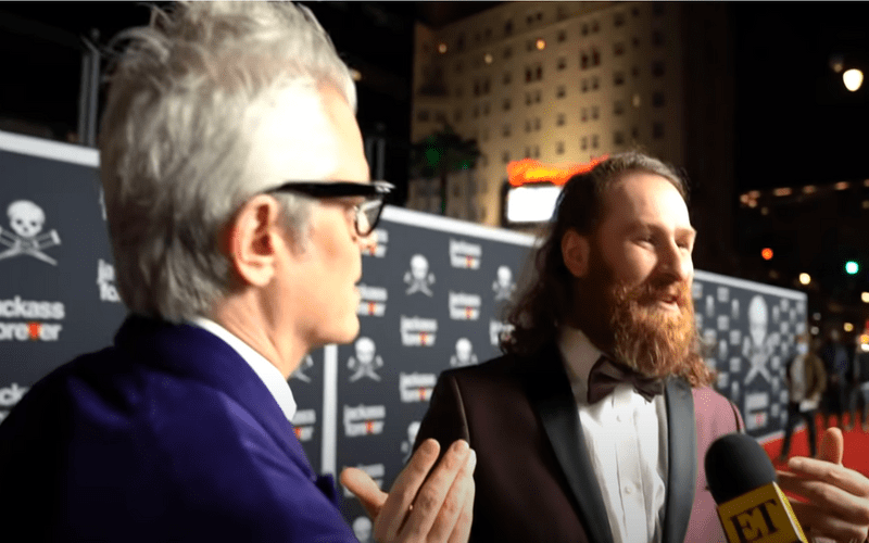 Sami Zayn Confronts Johnny Knoxville At Jackass Forever Premiere