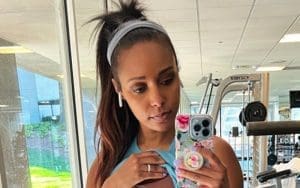 Brandi Rhodes Flaunts Sculpted Abs In New Gym Selfie Photo Brandi Rhodes Flaunts Sculpted Abs In New Gym Selfie Photo