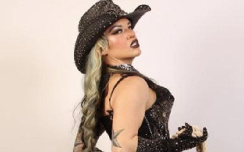 Shaul Guerrero Sizzles In Skimpy Backless Chaps Photo Drop