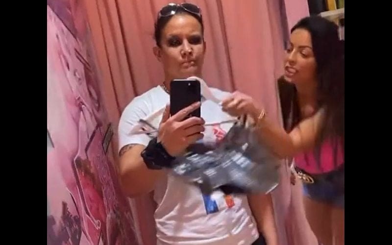 Shayna Baszler Gets Shopping Tips From WWE Stars In Hilarious Video