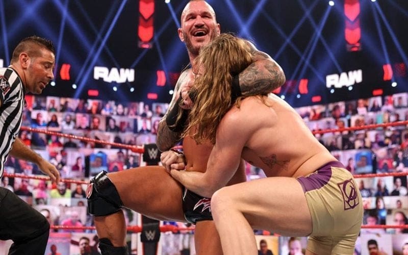 Randy Orton’s Headlock Gets Huge Props From Mark Henry