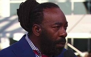 Booker T Clowns Fan On Twitter While Doing WrestleMania Panel