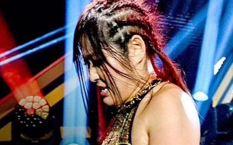 Io Shirai Spotted On Crutches After Likely Injury