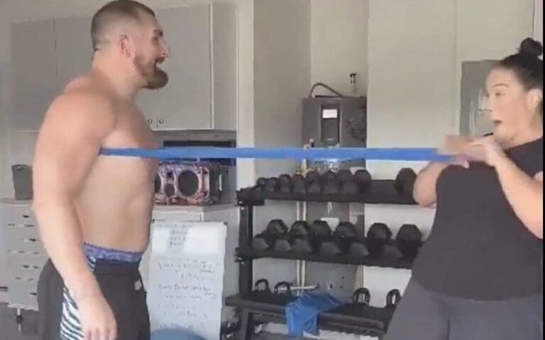 Nia Jax Has A Blast Brutalizing Mojo Rawley’s Chest