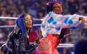 Breaking Down What Happened With Sasha Banks & Naomi At Last Night’s Raw Breaking Down What Happened With Sasha Banks & Naomi At Last Night's Raw