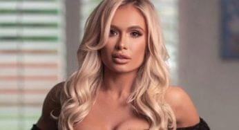 Scarlett Bordeaux Goes French In Gorgeous Lacy Black Corset Photo Drop