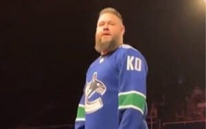Kevin Owens Gets Big Pop Repping The Canucks In Vancouver During WWE Live Event Kevin Owens Gets Big Pop Repping The Canucks In Vancouver During WWE Live Event
