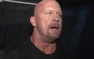 Steve Austin Allegedly Paranoid & Unapproachable Backstage In WWE Steve Austin Allegedly Paranoid & Unapproachable Backstage In WWE