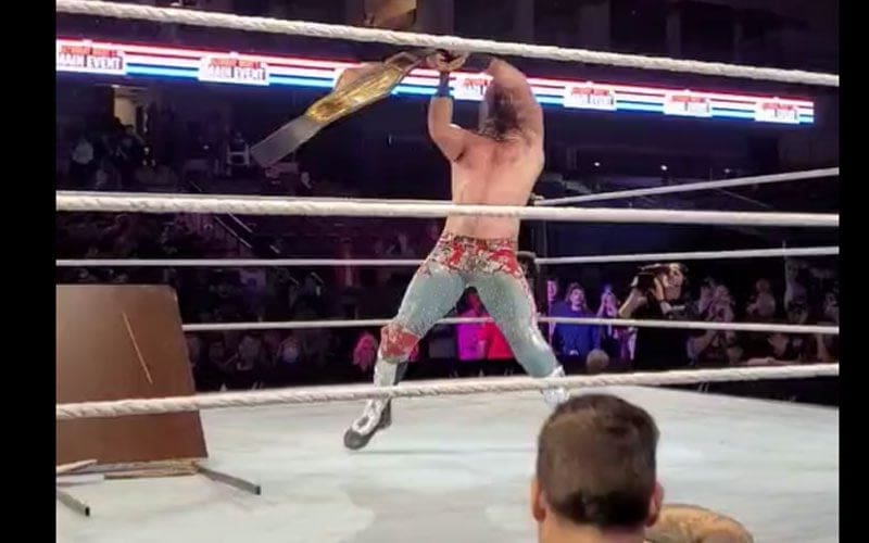 Seth Rollins Breaks Out Iconic Title Celebration During WWE Live Event