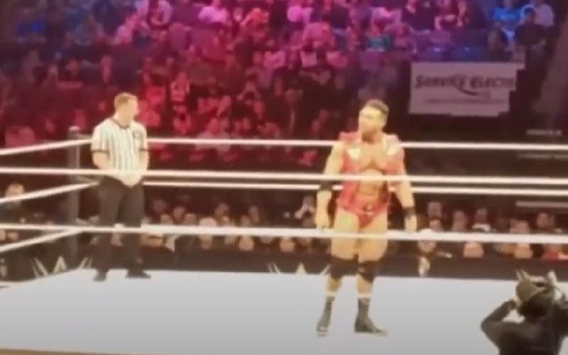 LA Knight Calls Bray Wyatt A Trash Bag Human During WWE Live Event