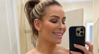 Natalya Proves That ‘Beach Bathroom Selfies Are The Best’ With Revealing Photo Drop