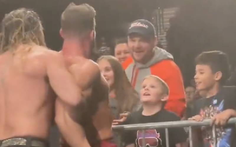 Seth Rollins Asks Kids To Attack Austin Theory During WWE Live Event