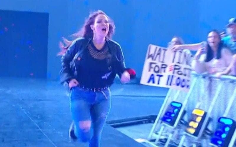 Lita Makes Surprise Return During WWE RAW