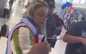 Liv Morgan Seen Signing Tons Of Autographs At Airport After Rey Mysterio Video Went Viral Liv Morgan Seen Signing Tons Of Autographs At Airport After Rey Mysterio Video Went Viral