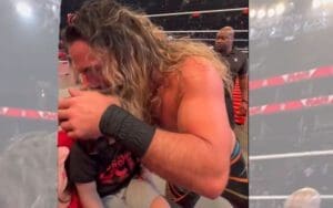 Seth Rollins Kisses Young Fan At Ringside After WWE RAW Seth Rollins Kisses Young Fan At Ringside After WWE RAW