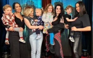 Saraya Reconnects With Total Divas Co-stars For Rare Photo-op Saraya Reconnects With Total Divas Co-stars For Rare Photo-op