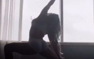 Trish Stratus Shows Off Her Flexibility in Stunning Yoga Video Trish Stratus Shows Off Her Flexibility in Stunning Yoga Video
