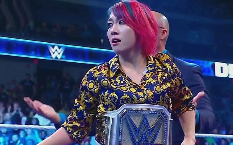 Asuka Presented With New WWE Women’s Championship On SmackDown