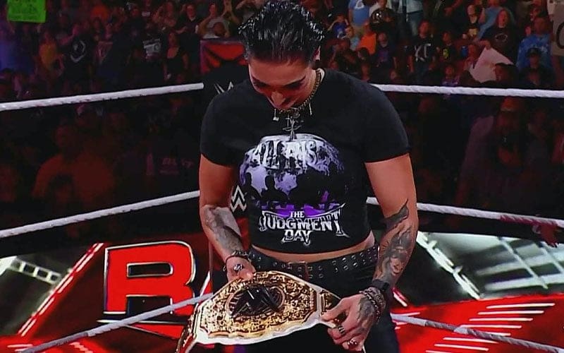 Rhea Ripley Becomes New WWE Women’s World Champion On RAW