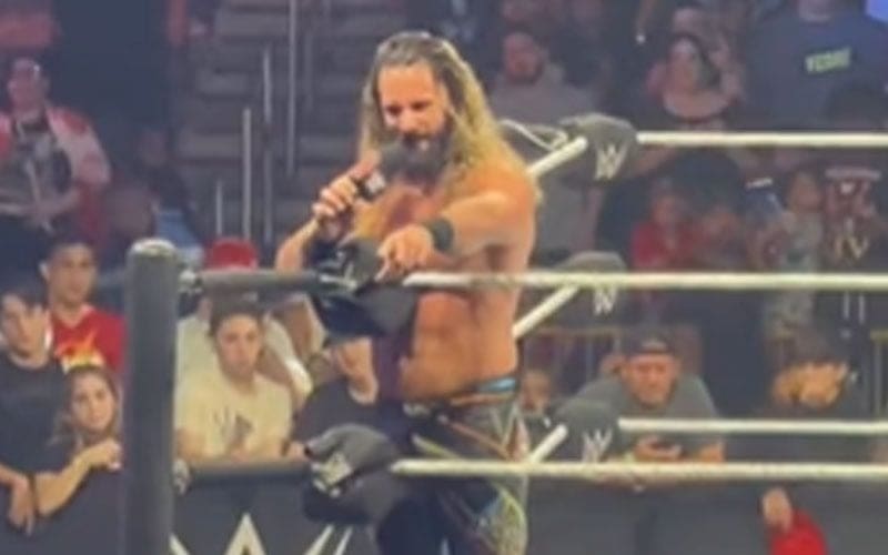 Seth Rollins Calls Out Fan Who Called Him A Fake Champion During WWE Live Event